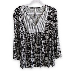 Kensie - Black & White Sunflower Print Smock Top - Size XL